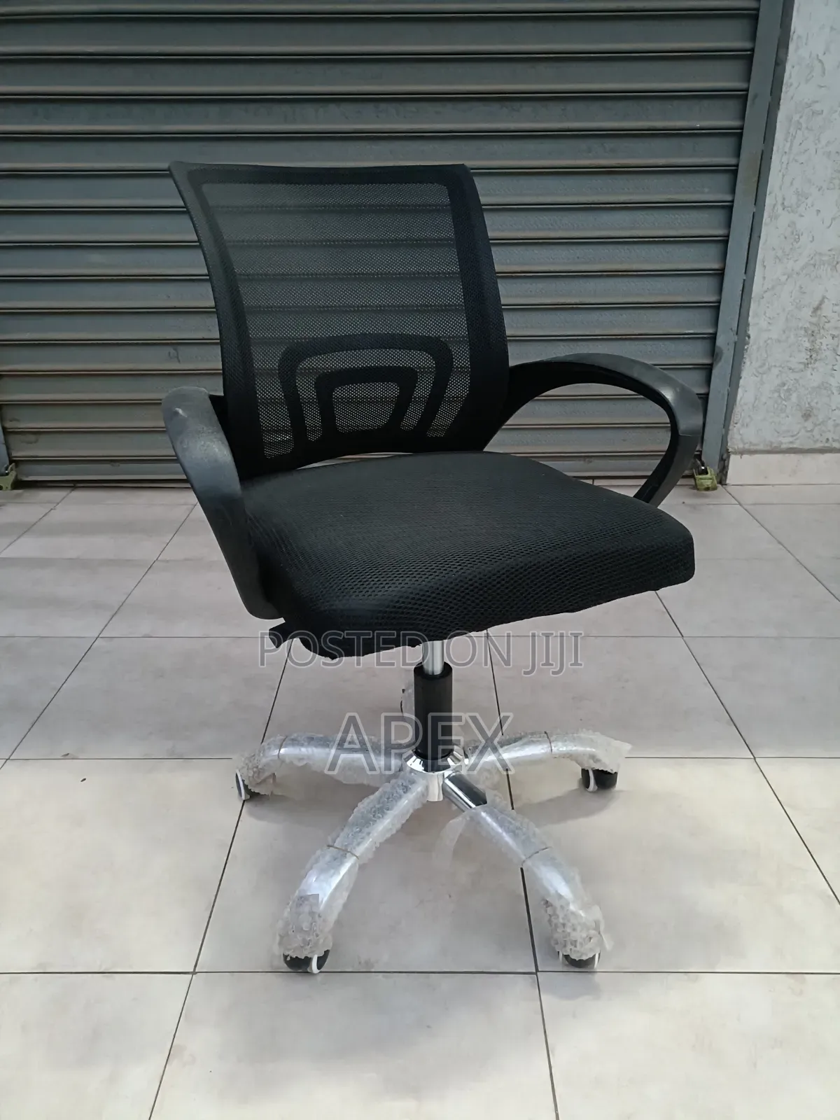 Adjustable Swivel Mesh Chair