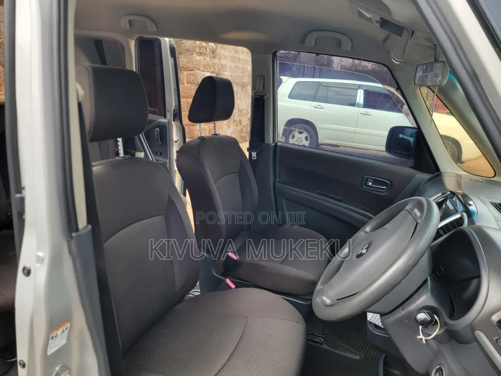 Mitsubishi Delica 2012 Silver