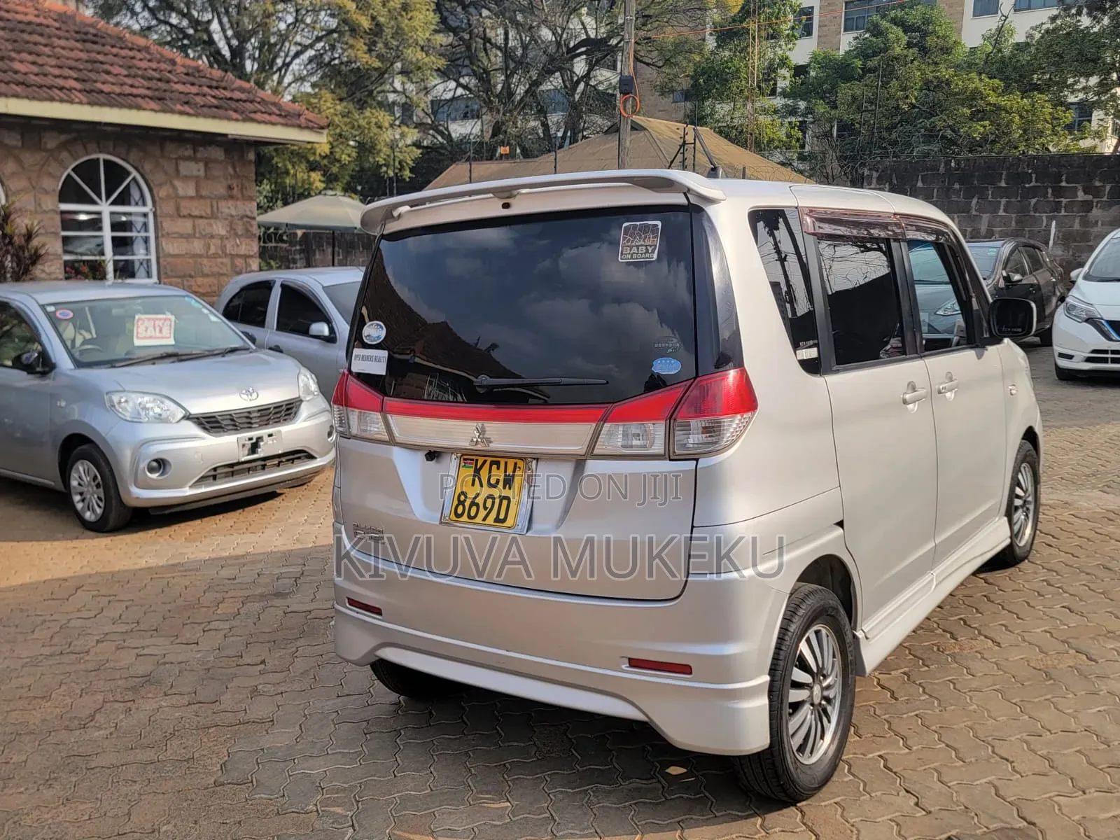 Mitsubishi Delica 2012 Silver