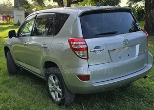 Toyota RAV4 2011 Silver