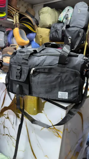Black Gym Bags for Travel Can Be Carried as a Backpack