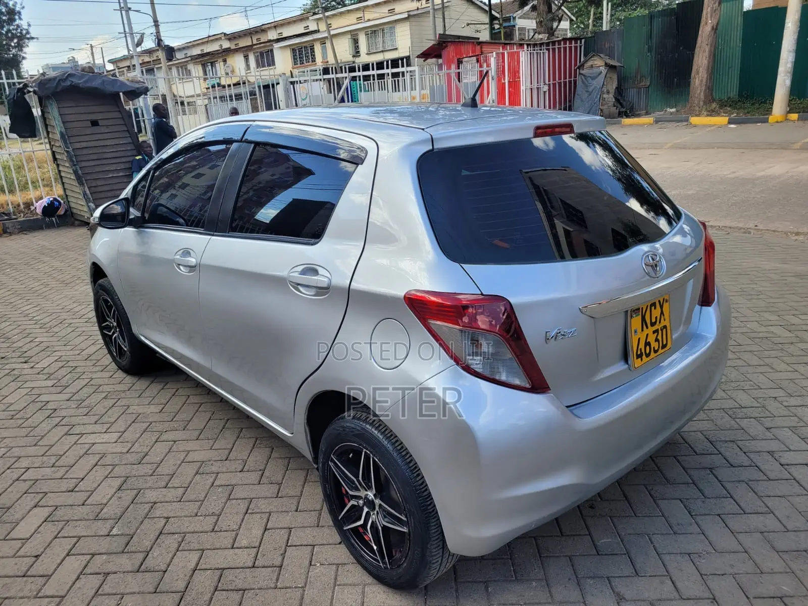 Toyota Vitz 2012 Silver