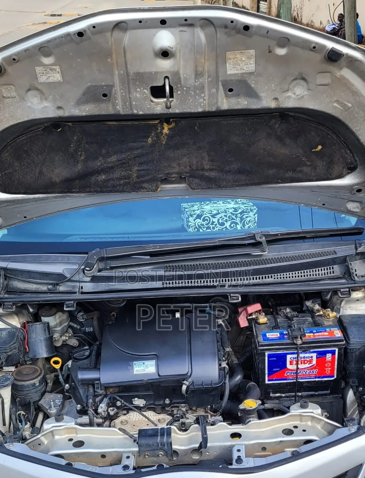 Toyota Vitz 2012 Silver