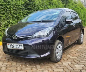 Toyota Vitz 2016 Maroon