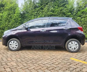 Toyota Vitz 2016 Maroon