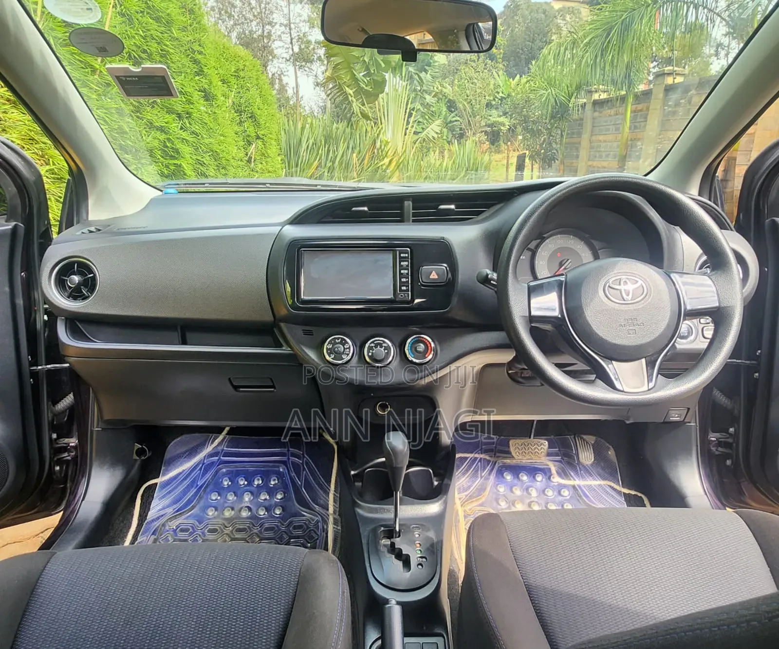Toyota Vitz 2016 Maroon