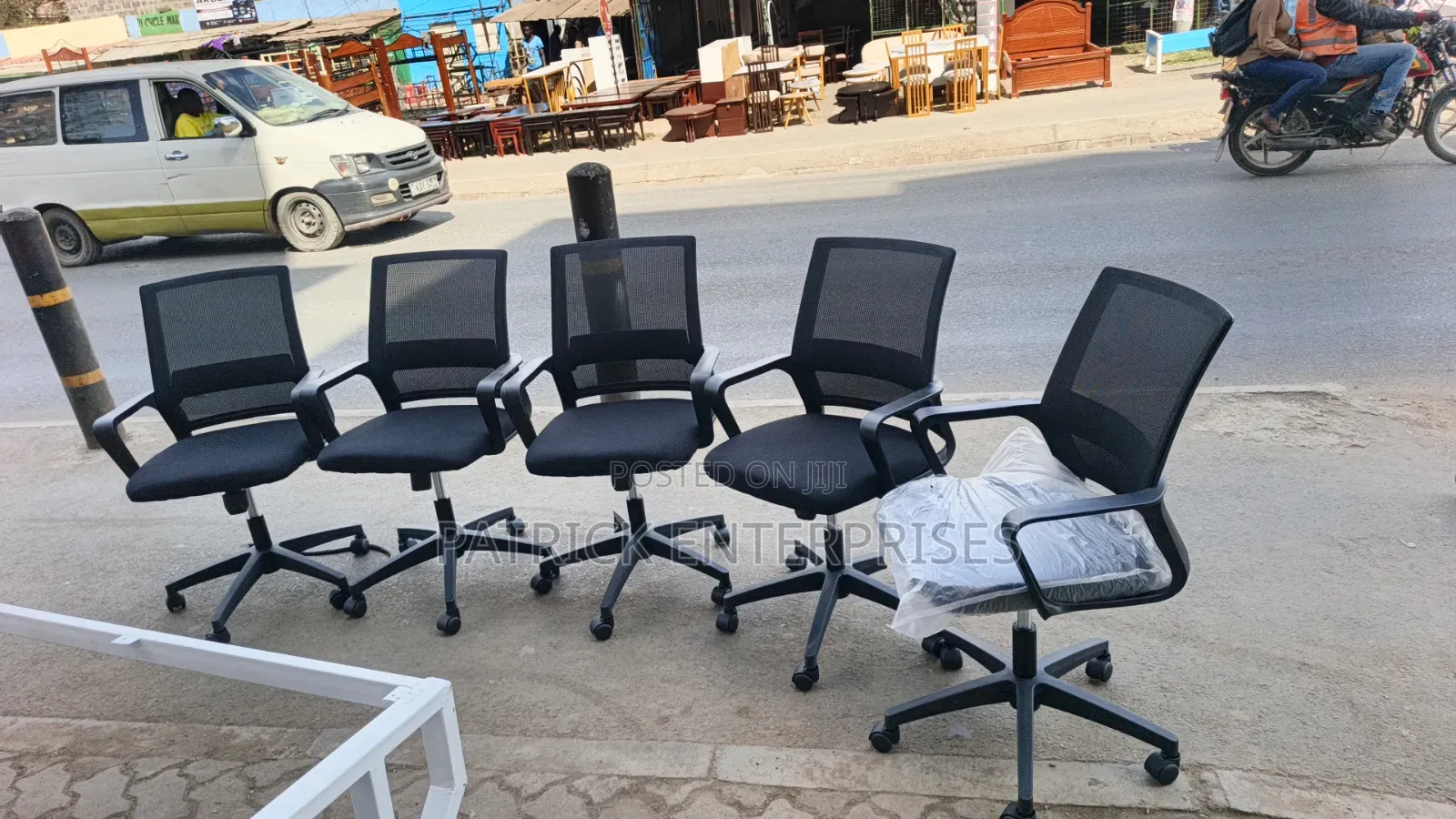 Mid-Back Captain Office Mesh Chair