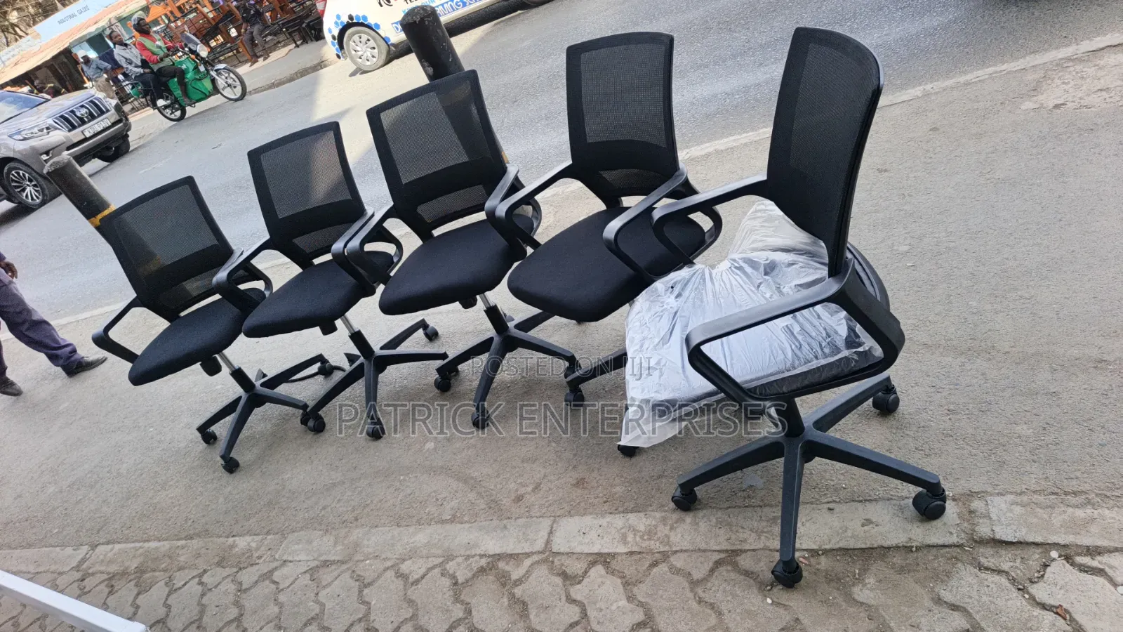 Mid-Back Captain Office Mesh Chair