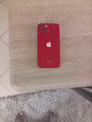 Apple iPhone 13 128 GB Red