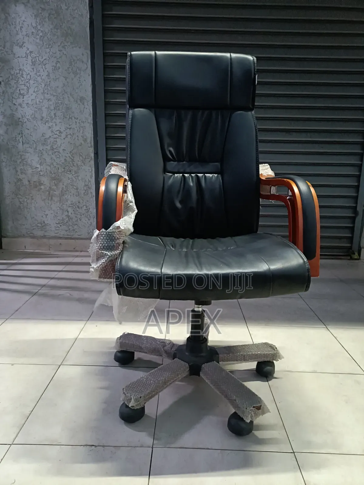 Wooden Padded Arms Executive Director Chair