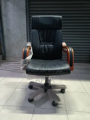 Wooden Padded Arms Executive Director Chair
