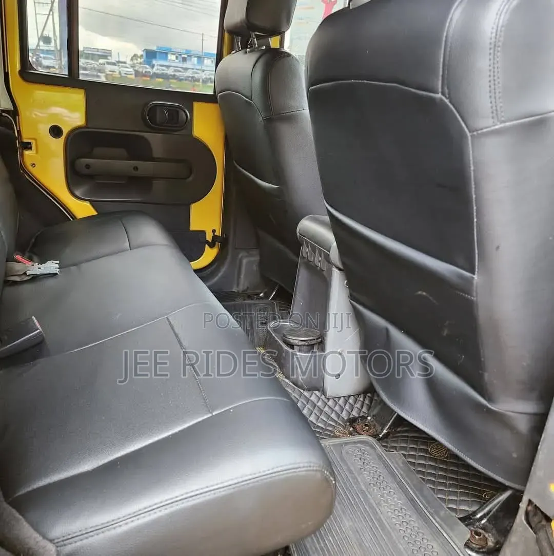 Jeep Wrangler 2010 Yellow