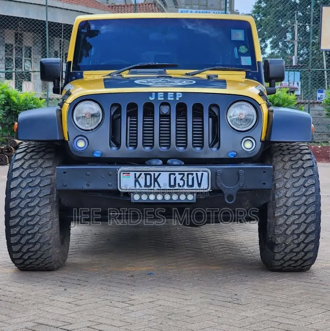 Jeep Wrangler 2010 Yellow