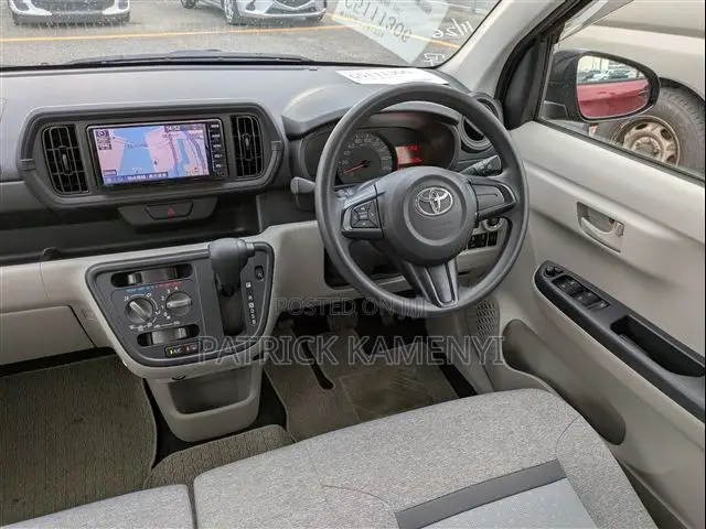 Toyota Passo 2019 Red