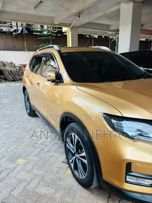 Nissan X-Trail 2.0 Petrol FWD 2017 Yellow