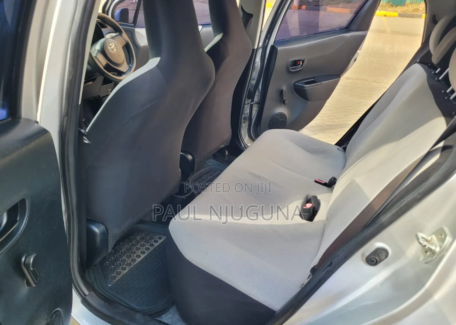 Toyota Vitz 2012 Silver
