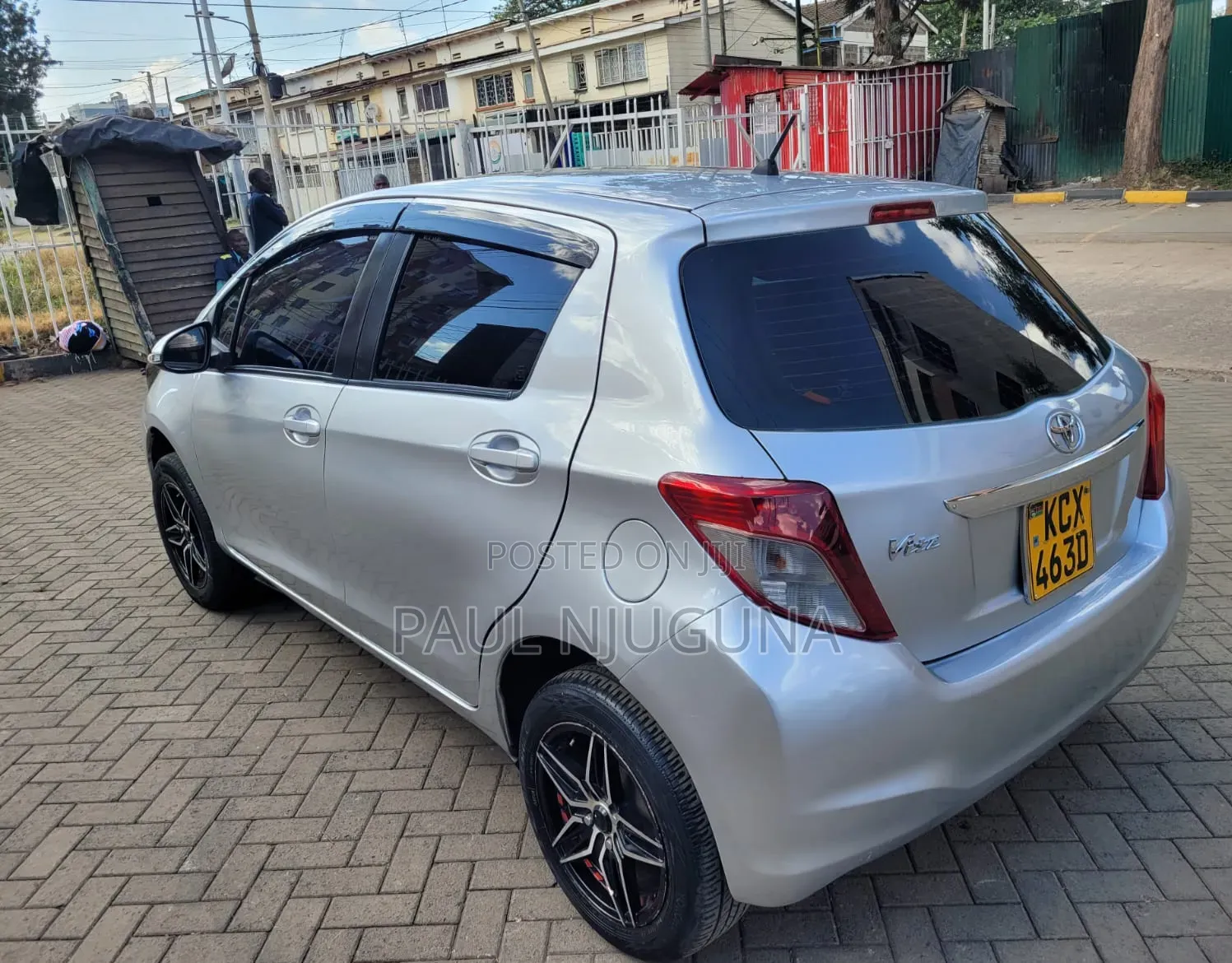 Toyota Vitz 2012 Silver