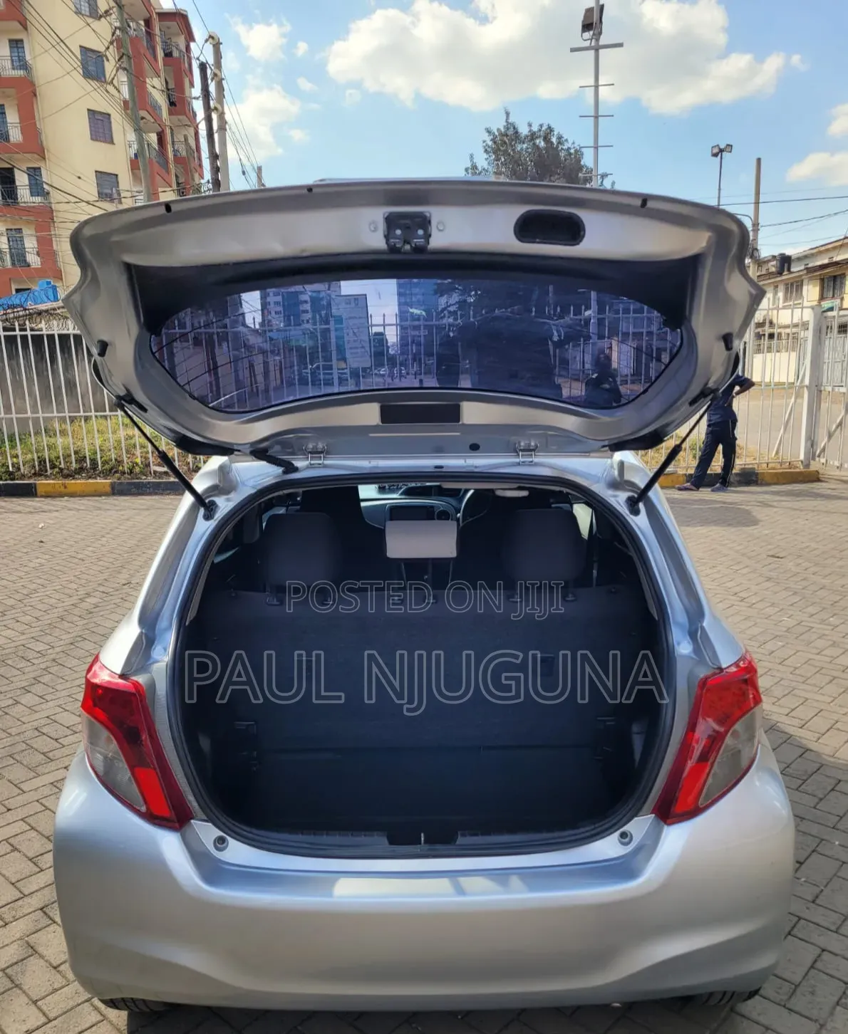 Toyota Vitz 2012 Silver