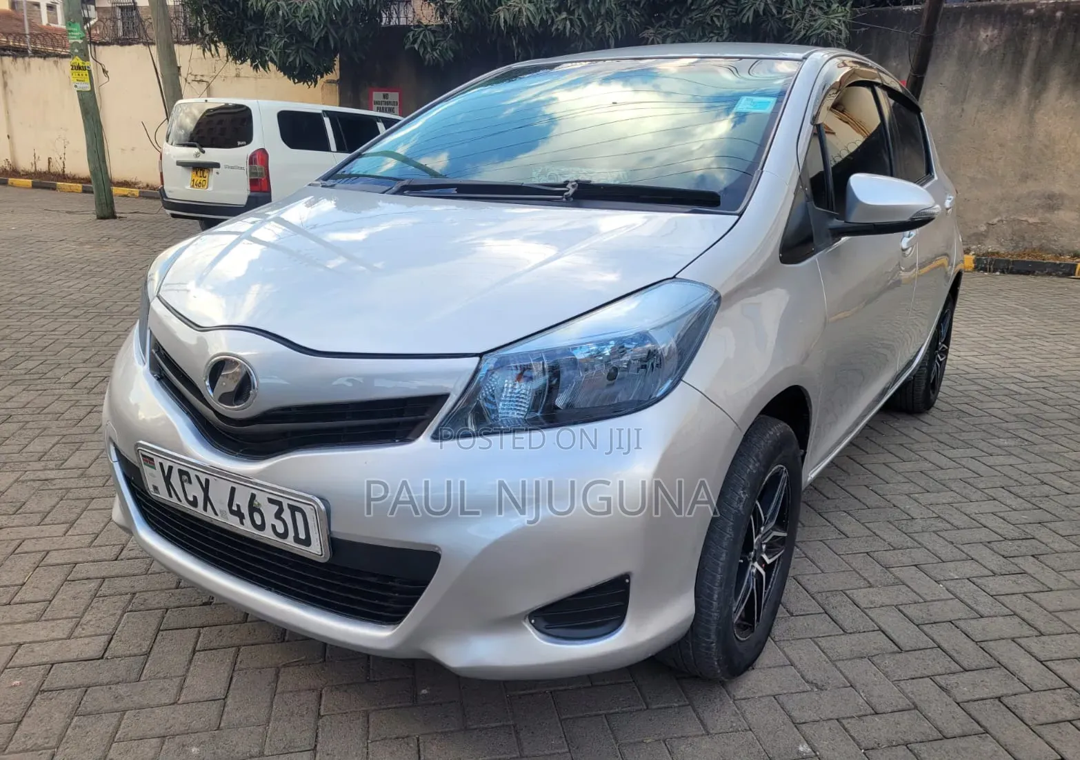 Toyota Vitz 2012 Silver
