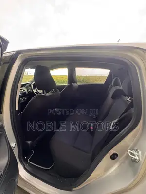 Toyota Vitz 1.3 FWD 5dr 2018 Silver