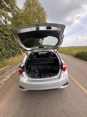 Toyota Vitz 1.3 FWD 5dr 2018 Silver