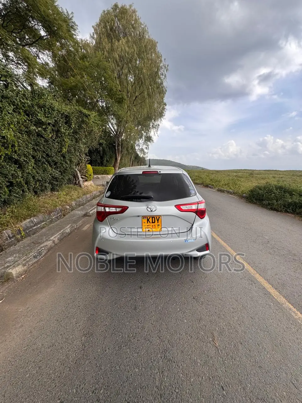 Toyota Vitz 1.3 FWD 5dr 2018 Silver