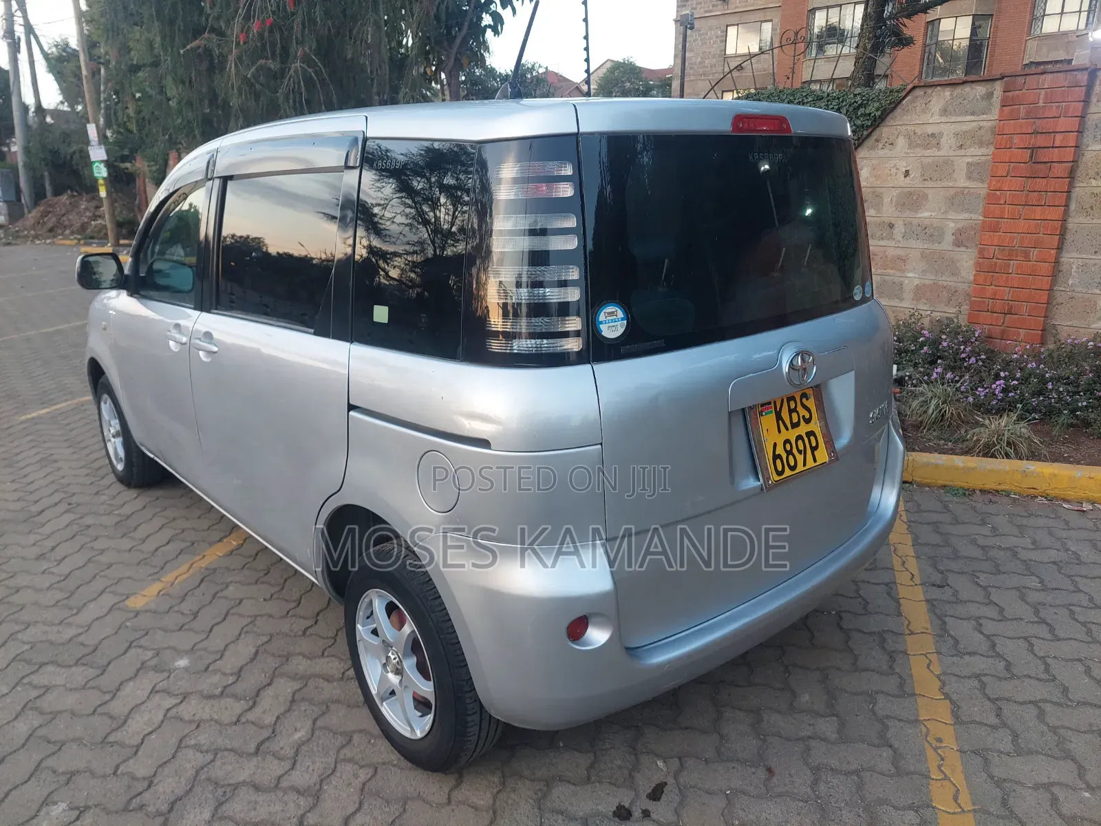 Toyota Sienta 2006 Silver