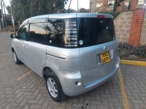 Toyota Sienta 2006 Silver