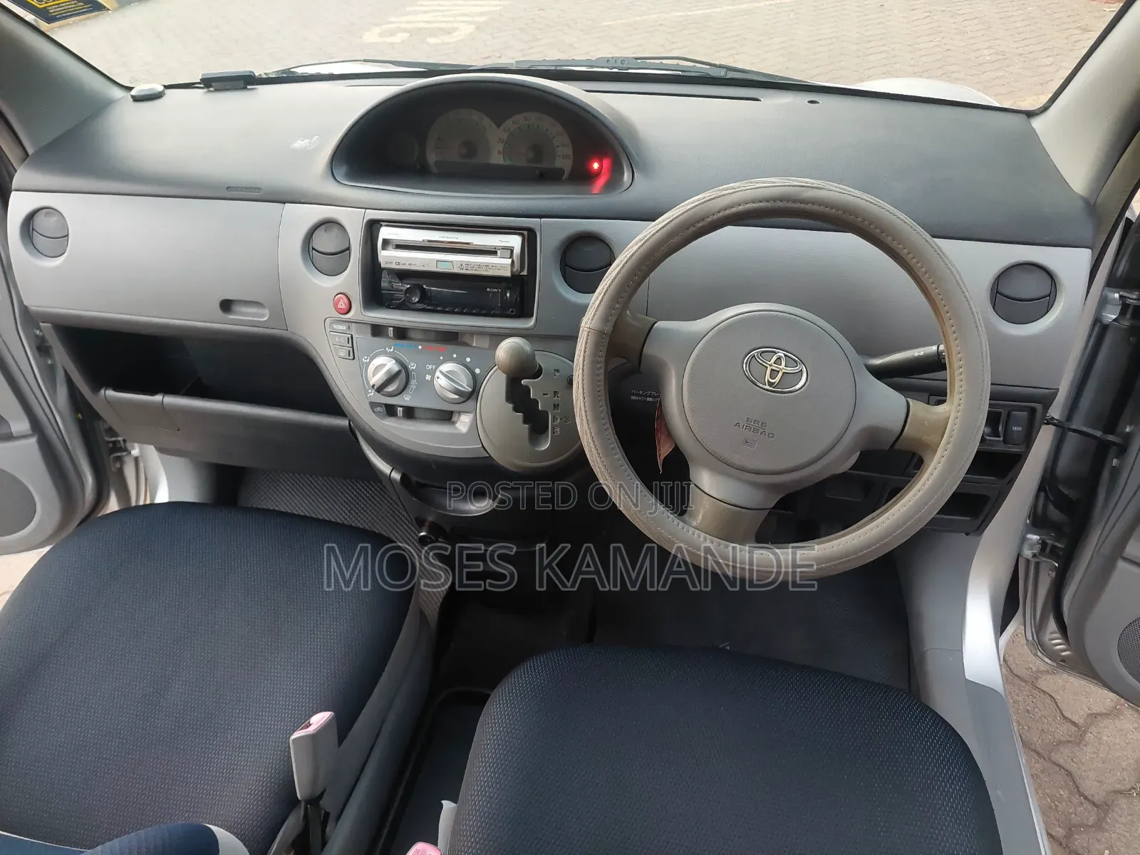 Toyota Sienta 2006 Silver