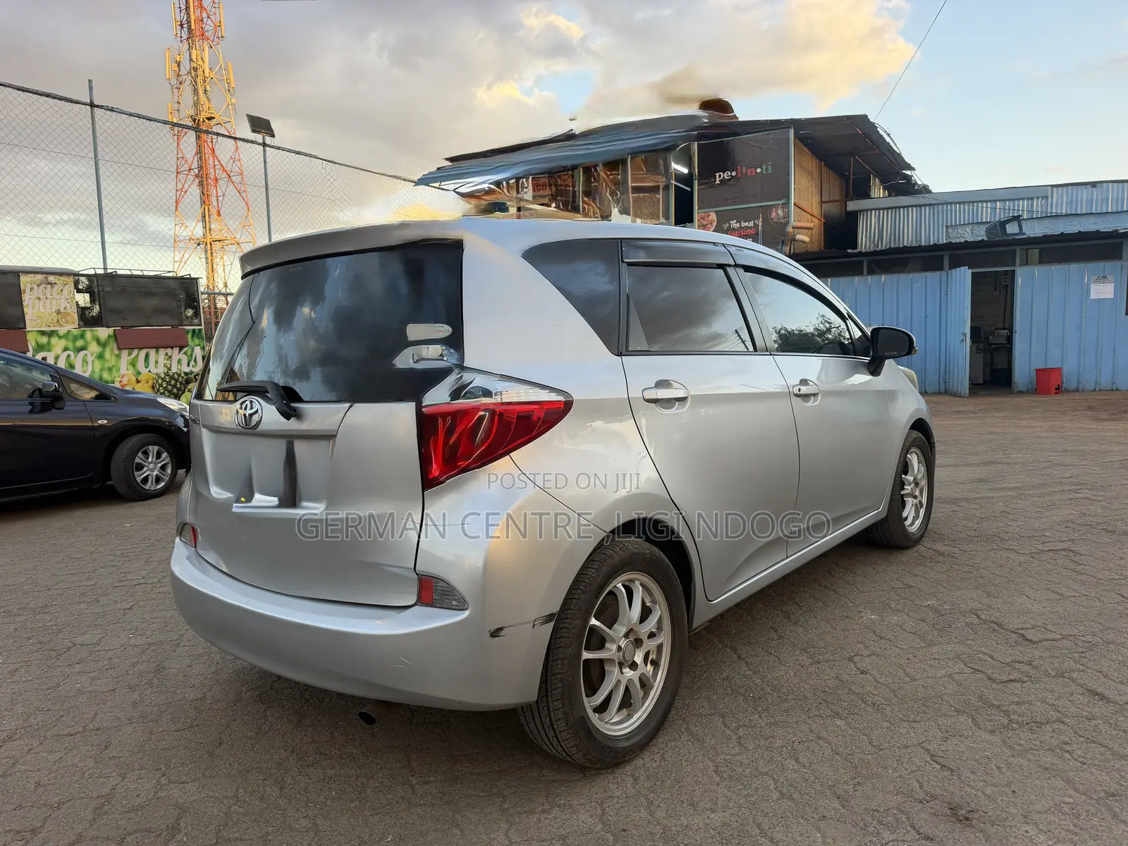 Toyota Ractis 2011 Silver