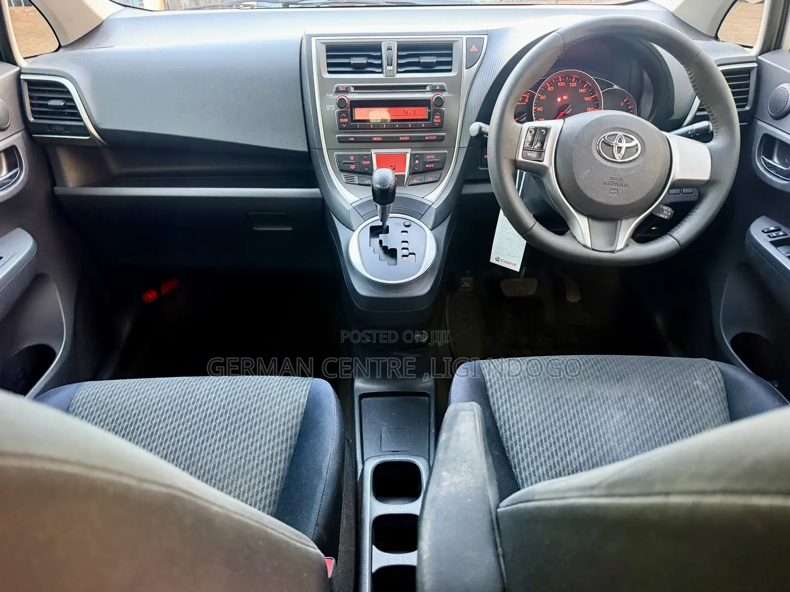 Toyota Ractis 2011 Silver
