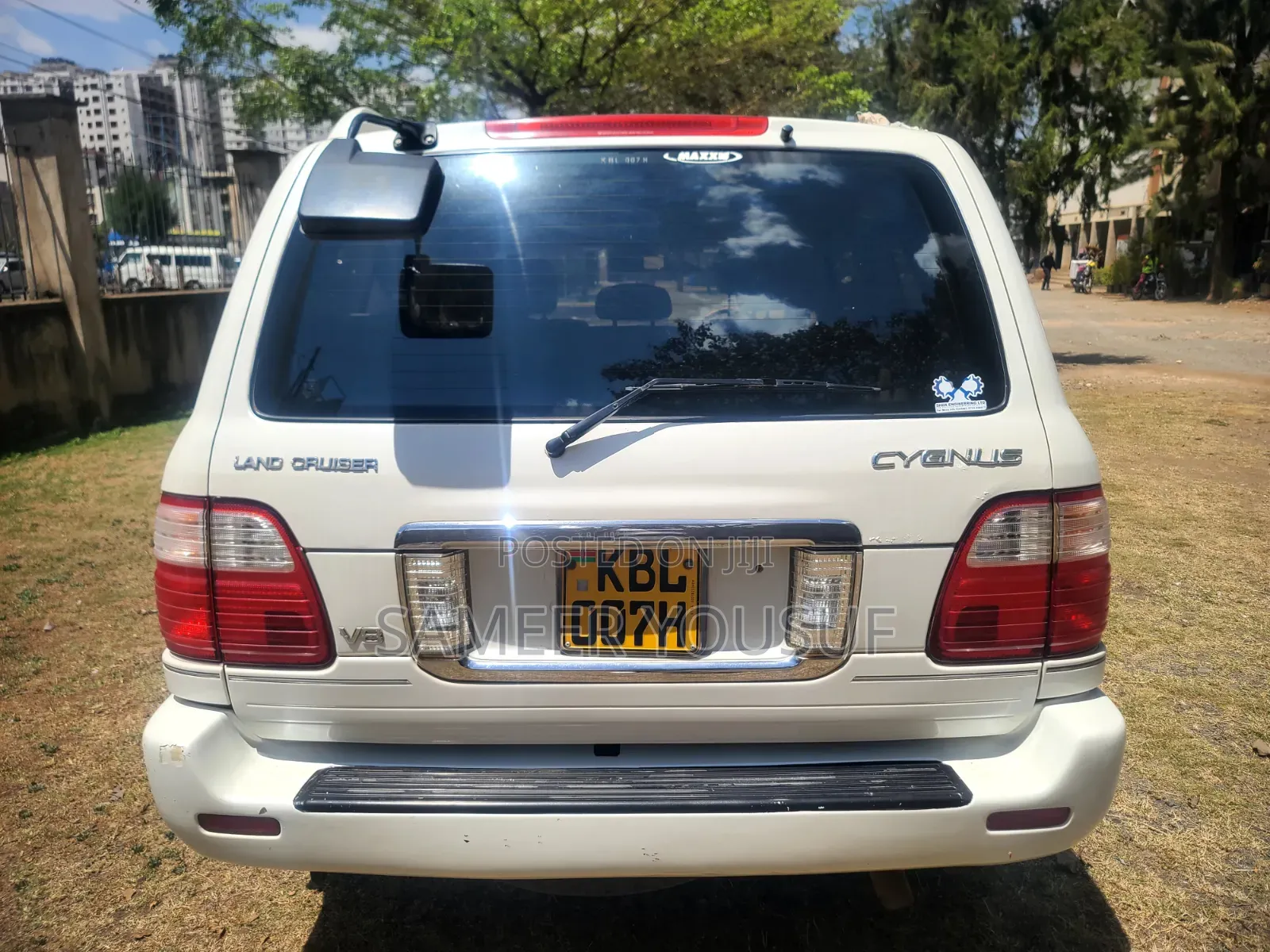 Toyota Land Cruiser 2003 White