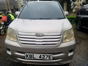 Toyota Noah 2003 Silver