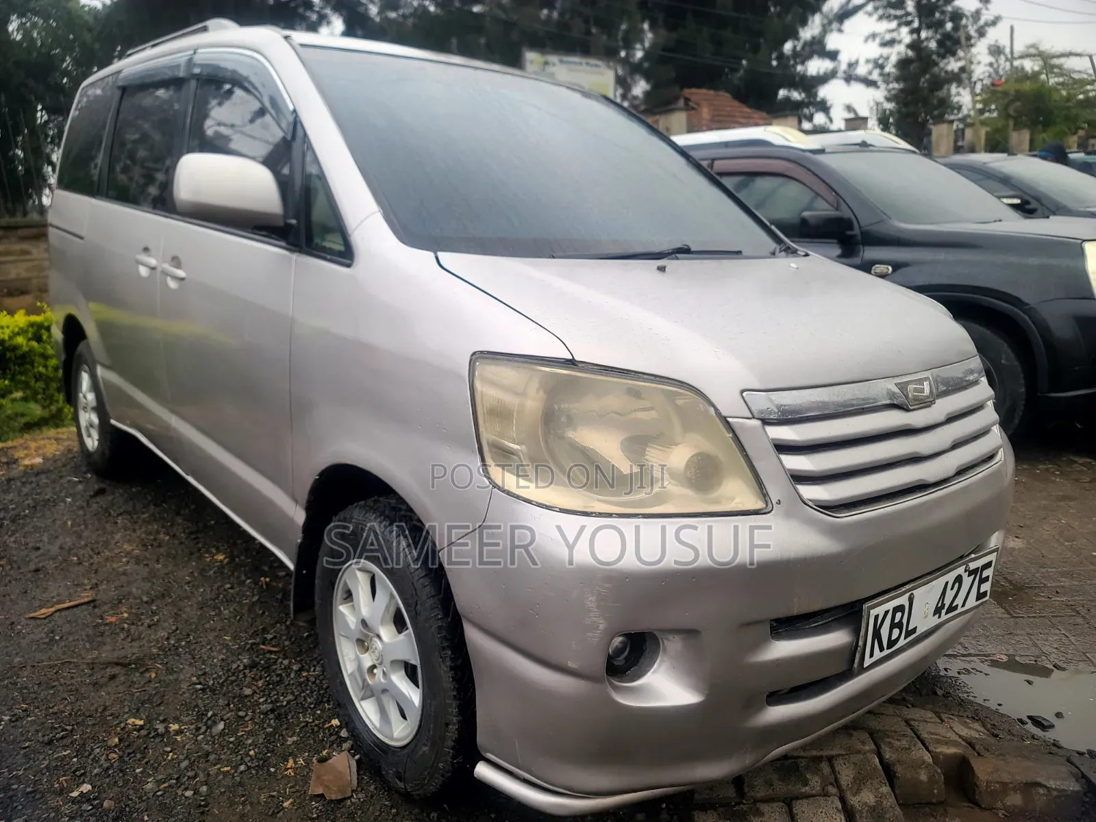 Toyota Noah 2003 Silver