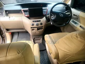 Toyota Noah 2003 Silver