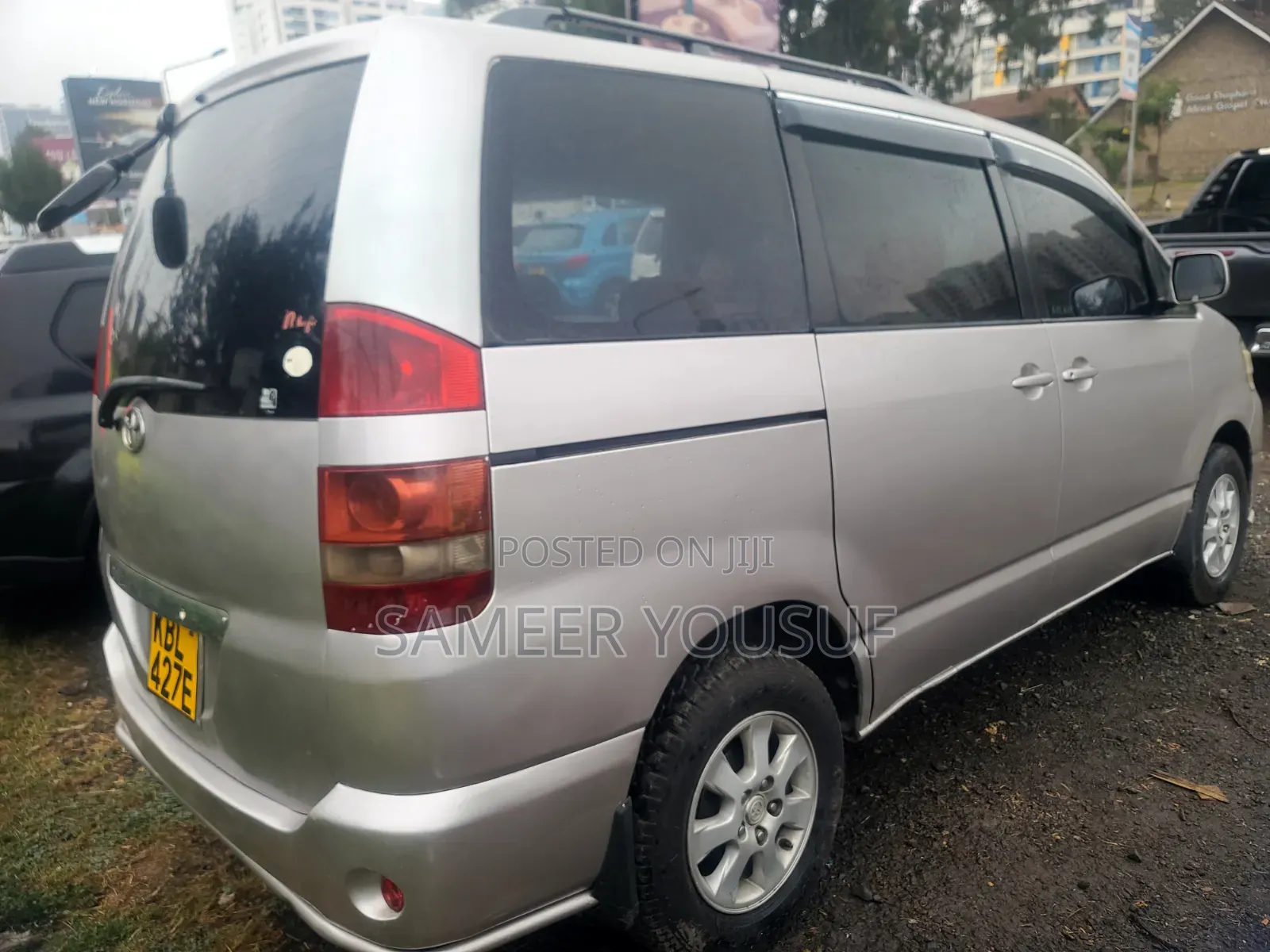 Toyota Noah 2003 Silver