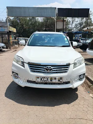Toyota Vanguard 2012 White