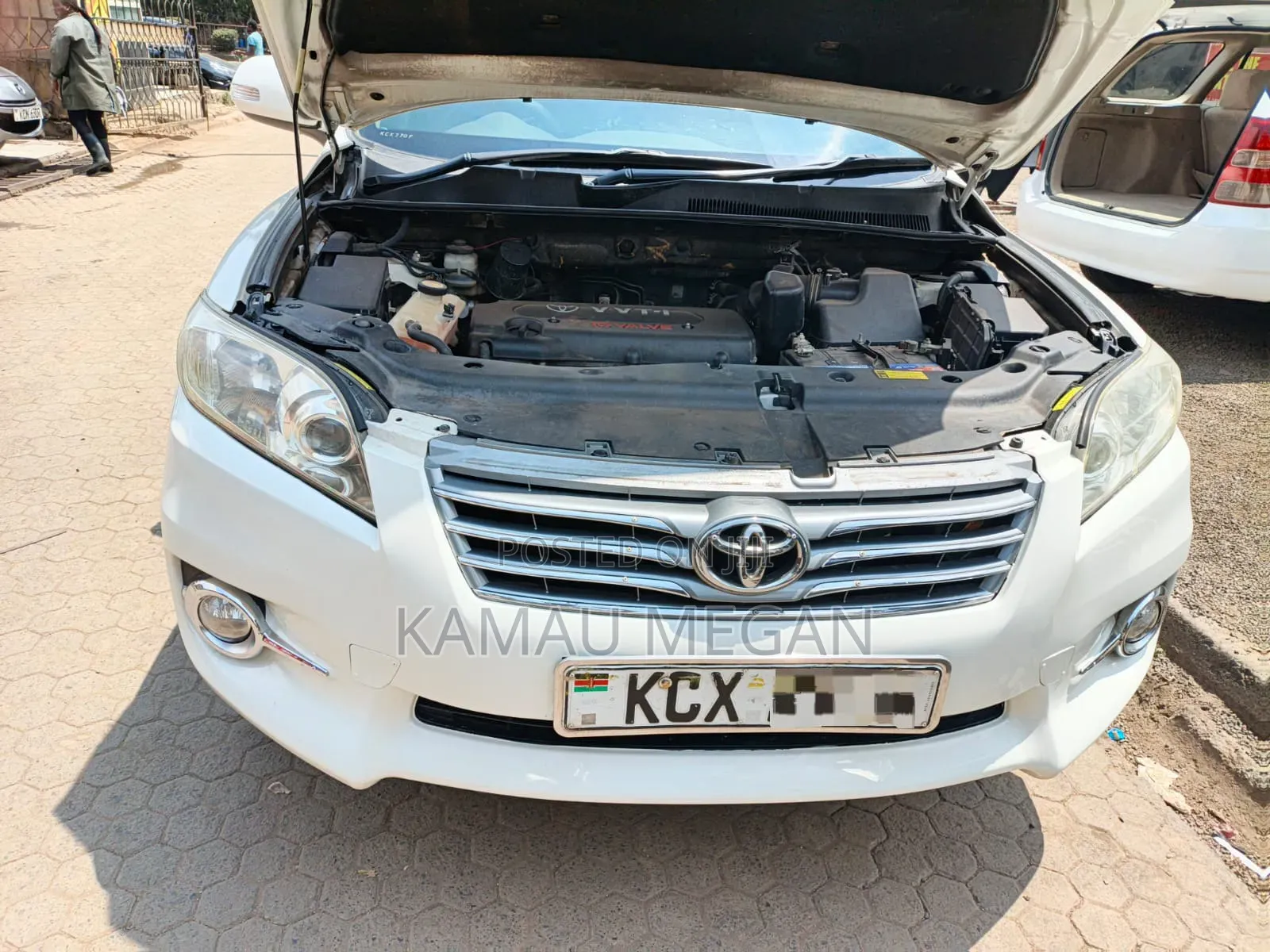 Toyota Vanguard 2012 White