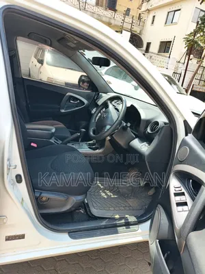 Toyota Vanguard 2012 White