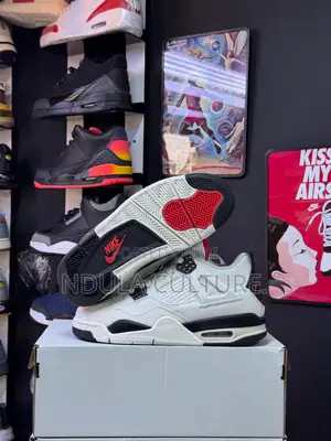 Nike Air Jordan 4 Retro "Flight Club"