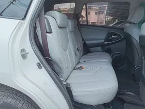 Toyota Vanguard 2013 White