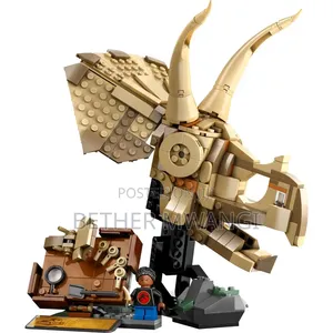 Jurassic World Dinosaur Fossils: Triceratops Skull