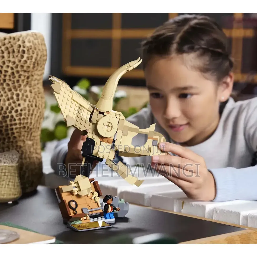 Jurassic World Dinosaur Fossils: Triceratops Skull