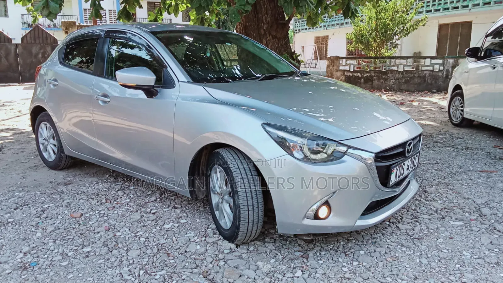 Mazda Demio 2017 Silver