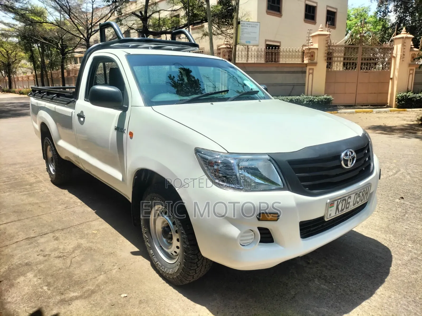 Toyota Hilux 2014 White