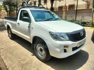 Toyota Hilux 2014 White