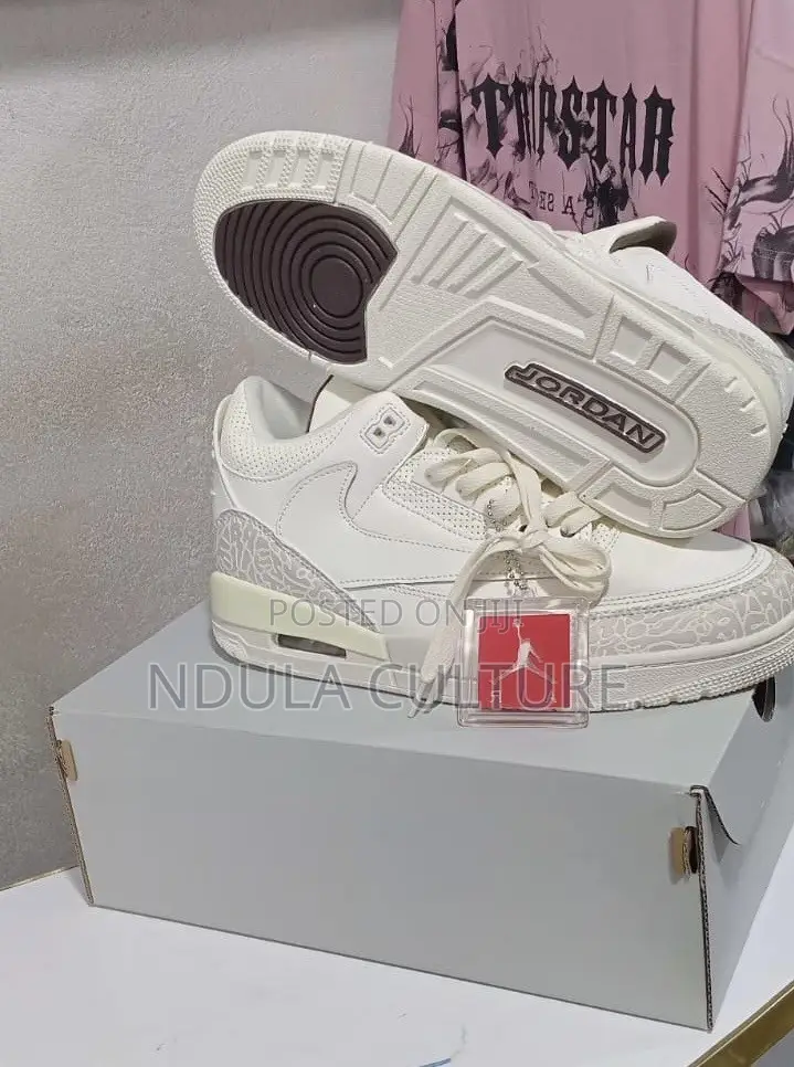 Jordan 3 Cactus Jack X Travis Scott Black and White