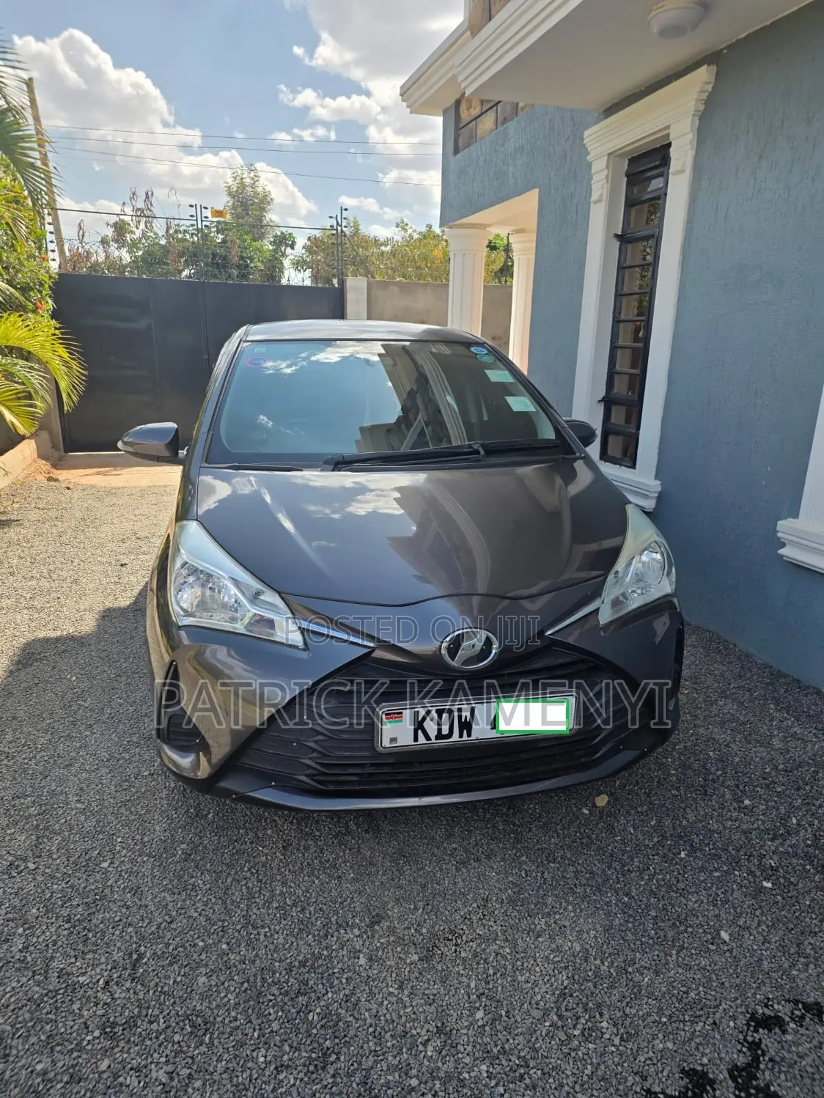 Toyota Vitz 1.0 FWD 5dr 2018 Gray