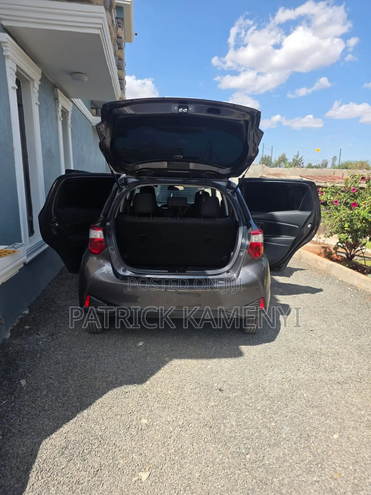 Toyota Vitz 1.0 FWD 5dr 2018 Gray
