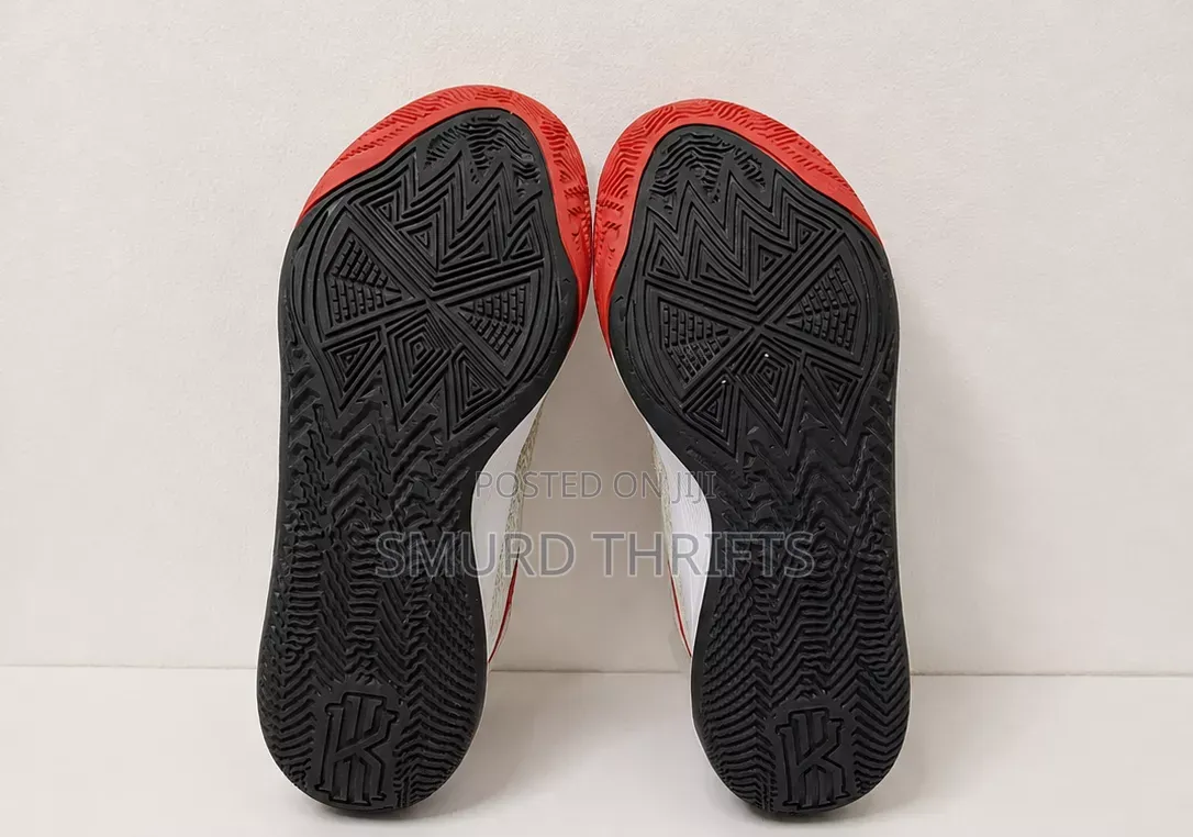 Nike Kyrie Flytrap